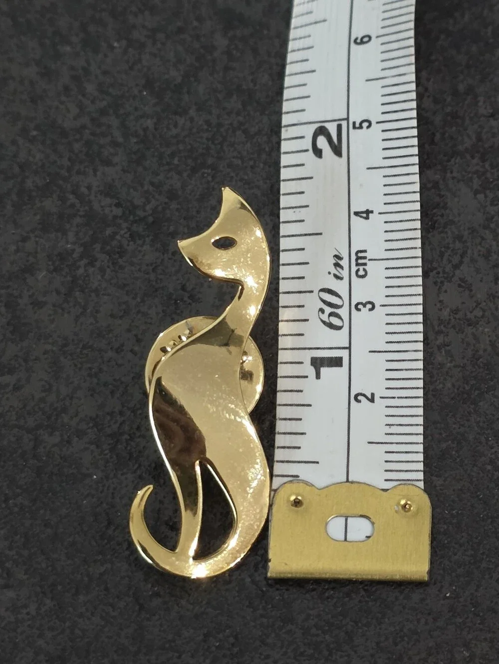 Vintage 1960s–1970s Modernist Gold-Tone Cat Brooch